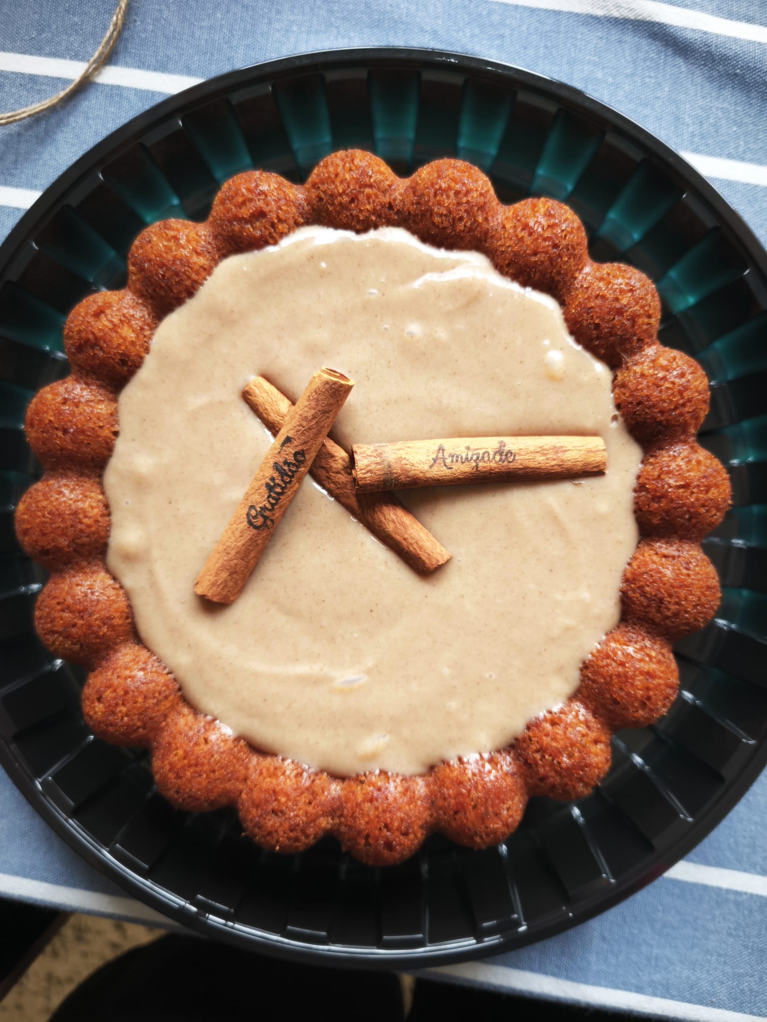 Bolo Piscina Indiano com Brigadeiro de Canela
